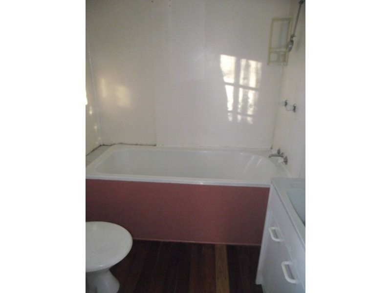 35 East Owen Street, Raceview QLD 4305