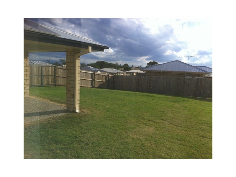 14 Petal Place, Yamanto QLD 4305