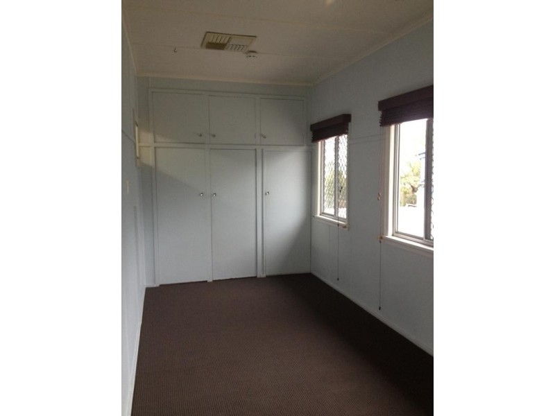 5A Pemberton Street, Booval QLD 4304