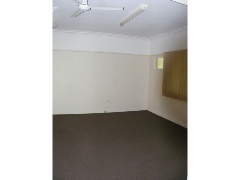 31 Crown Street, Silkstone QLD 4304