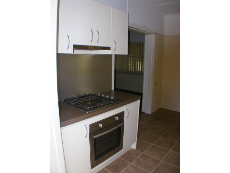 31 Crown Street, Silkstone QLD 4304