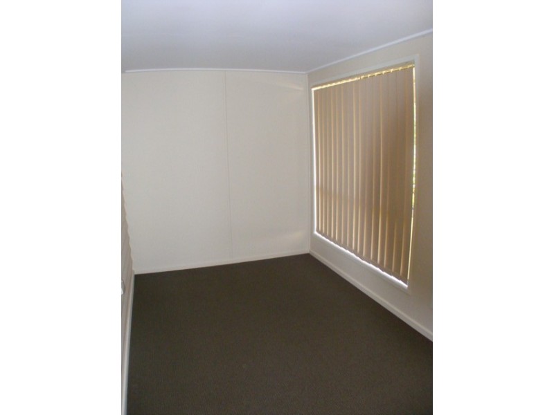 31 Crown Street, Silkstone QLD 4304