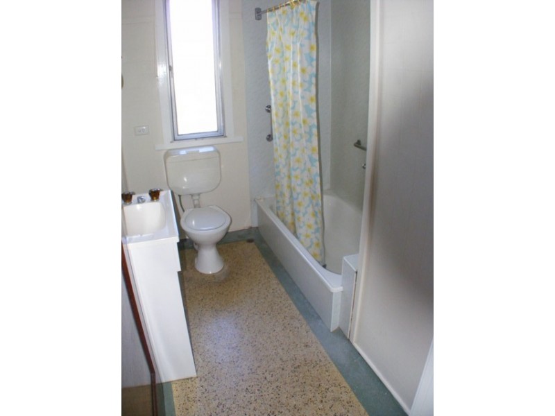 31 Crown Street, Silkstone QLD 4304