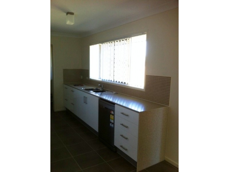 1 Petal Place, Yamanto QLD 4305