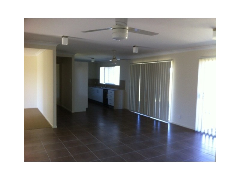 1 Petal Place, Yamanto QLD 4305