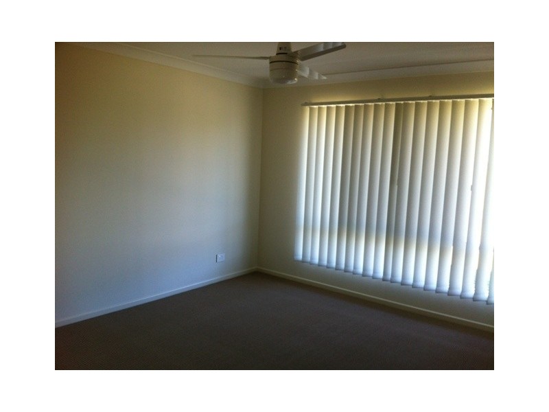 1 Petal Place, Yamanto QLD 4305