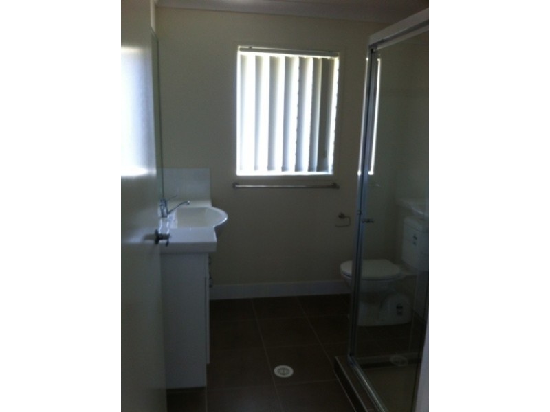 1 Petal Place, Yamanto QLD 4305