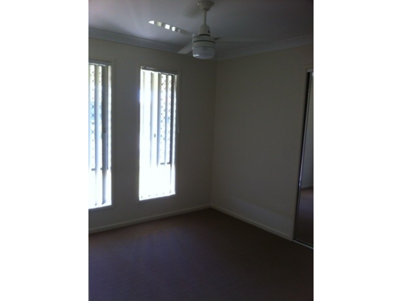 1 Petal Place, Yamanto QLD 4305