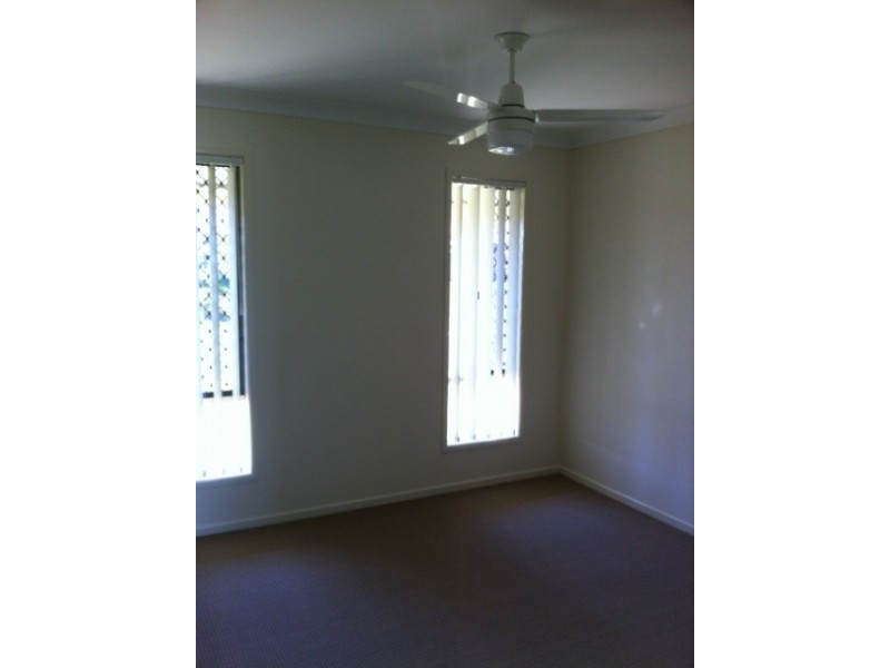 1 Petal Place, Yamanto QLD 4305