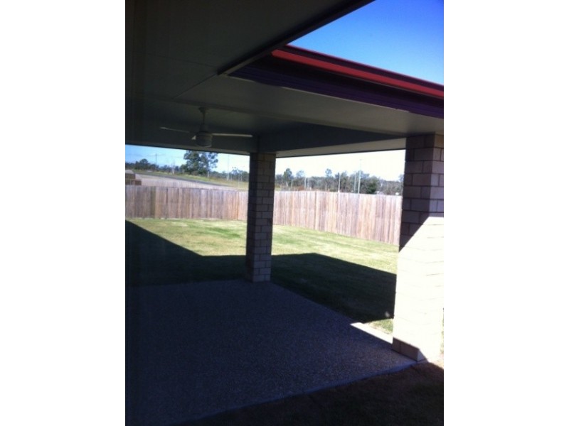 1 Petal Place, Yamanto QLD 4305