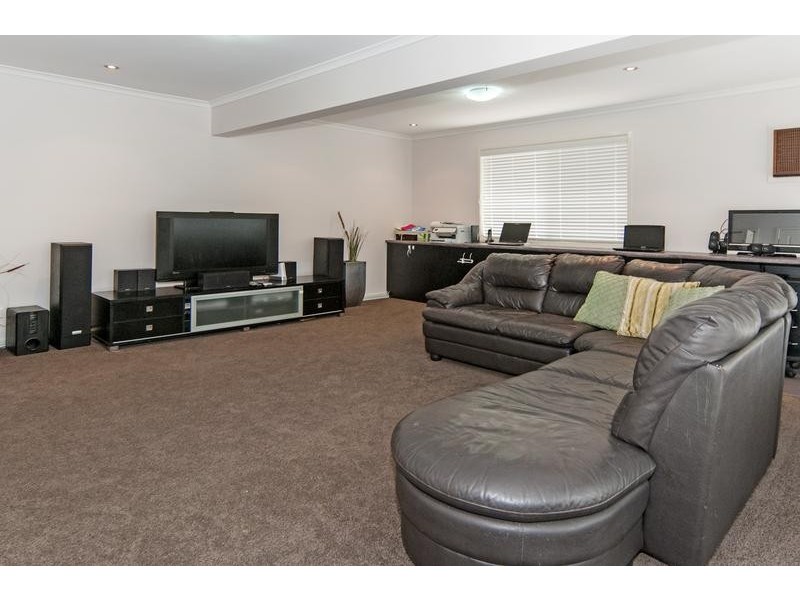 28 Gracemere Crescent, Pine Mountain QLD 4306