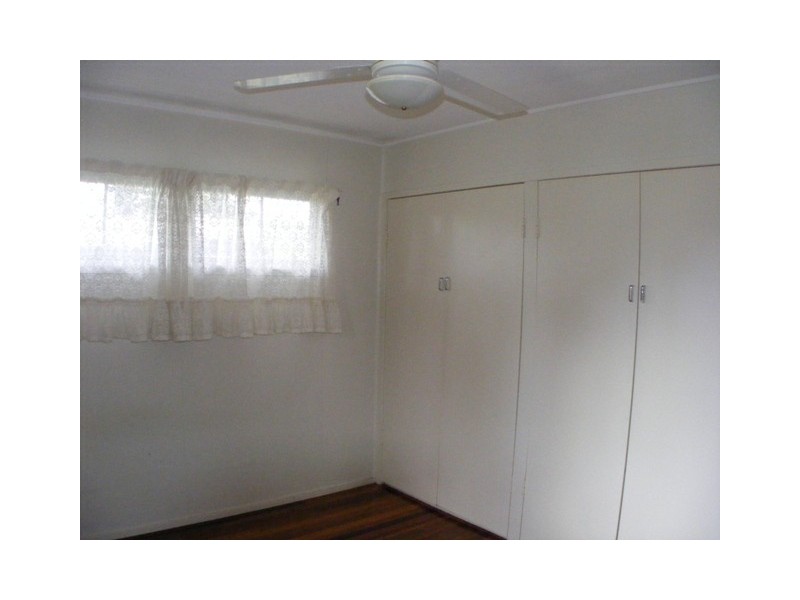 5 Maenporth Street, Leichhardt QLD 4305
