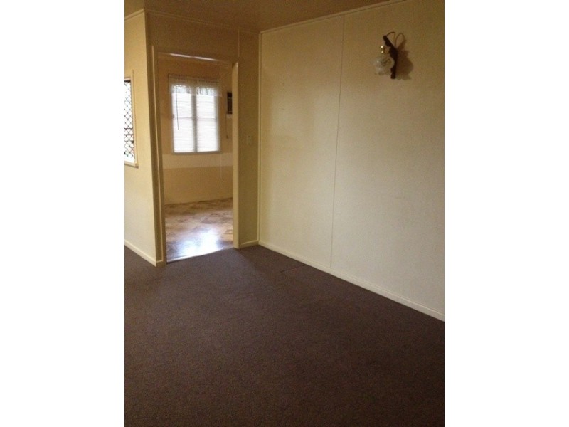 4 Rodney Street, Silkstone QLD 4304