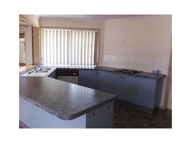 5 Quando Close, Yamanto QLD 4305