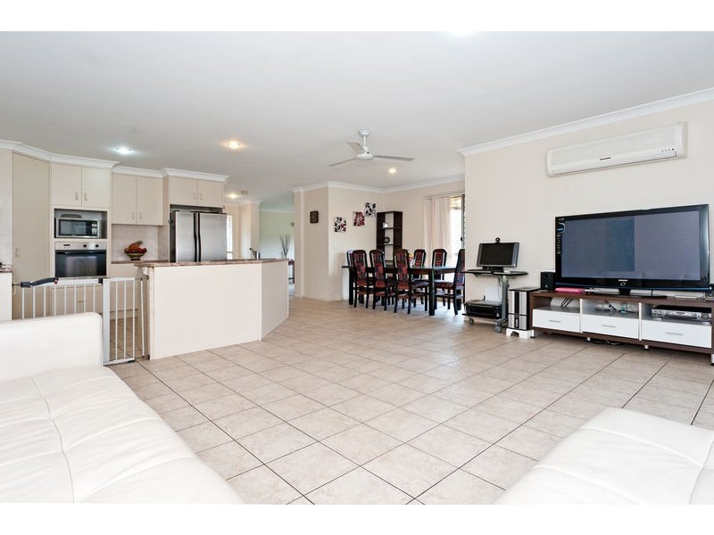 15 Jacana Crescent, Flinders View QLD 4305