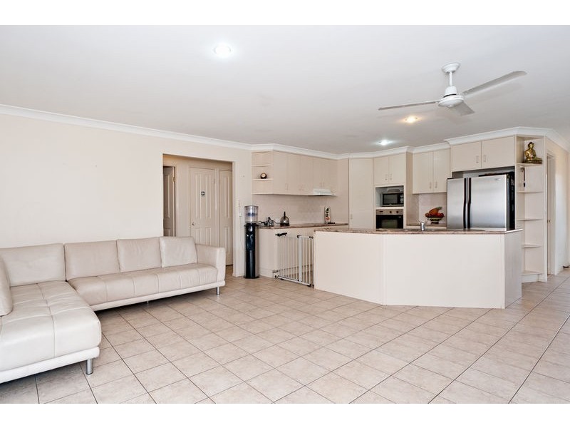15 Jacana Crescent, Flinders View QLD 4305