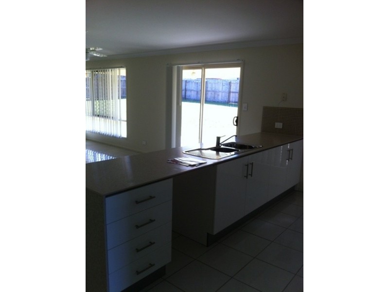 39 Powells Road, Yamanto QLD 4305