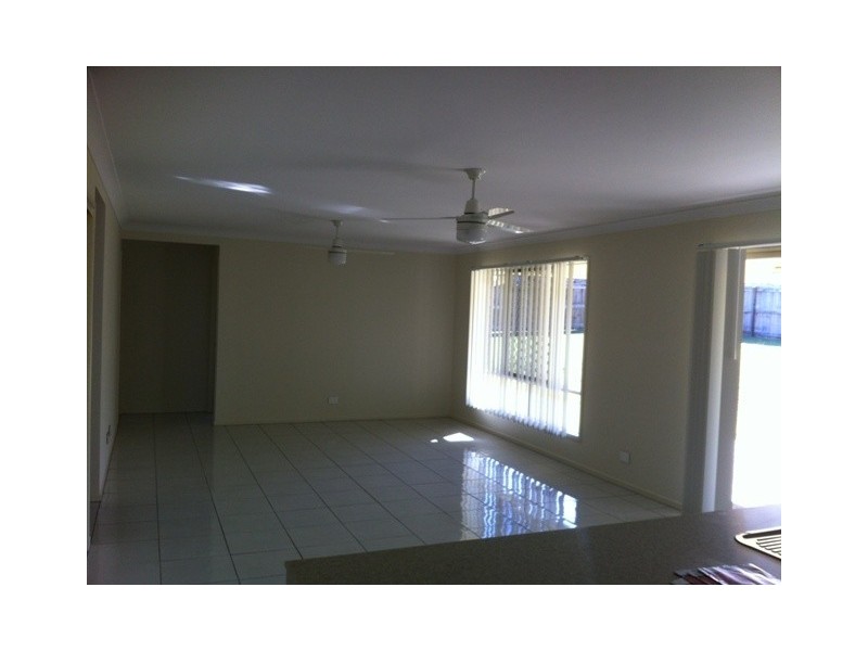 39 Powells Road, Yamanto QLD 4305