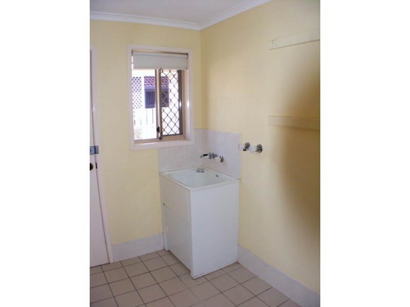 16 Bangalow Crescent, Raceview QLD 4305