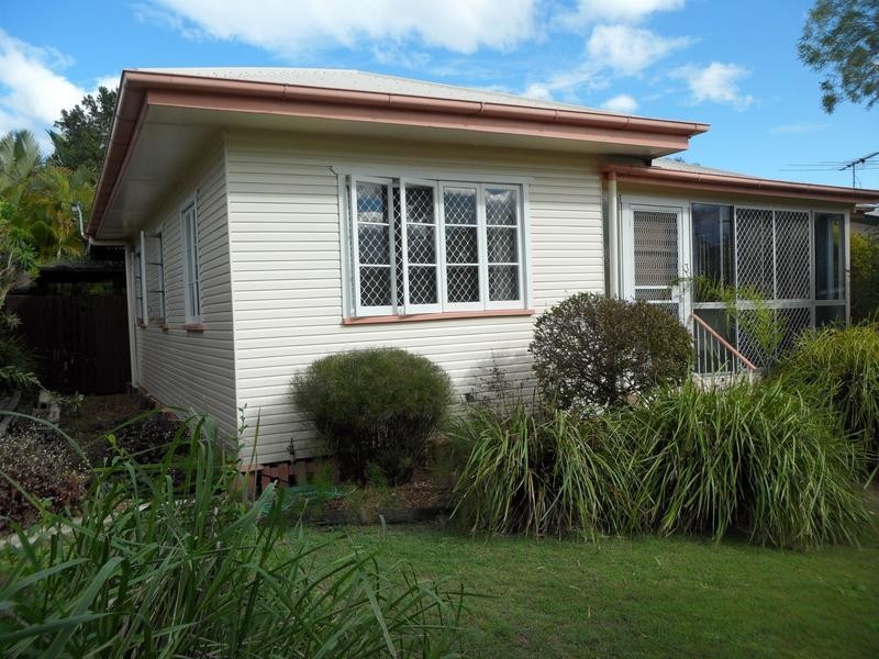 3 Shapcott Street, Eastern Heights QLD 4305