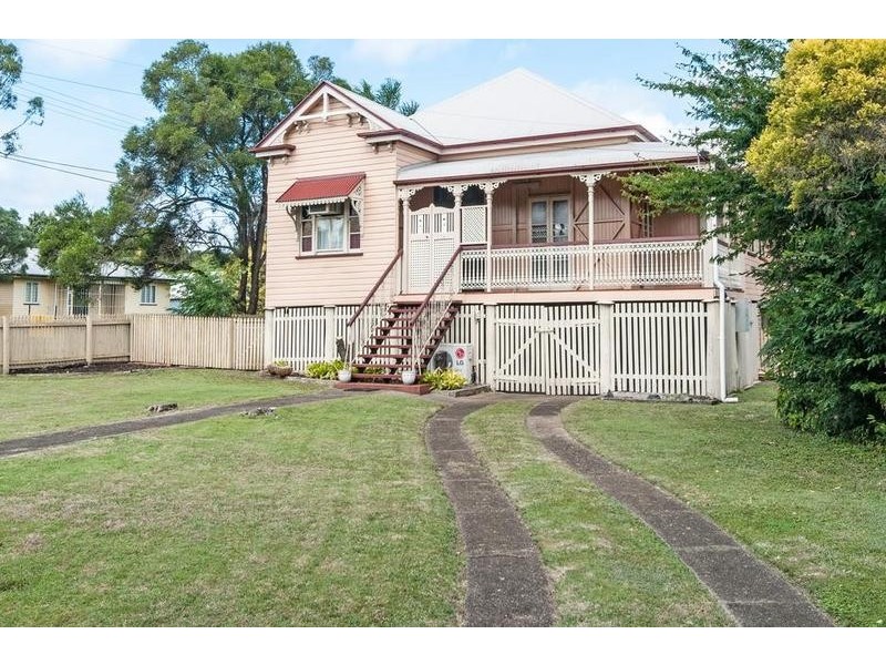 185 Blackstone Road, Silkstone QLD 4304