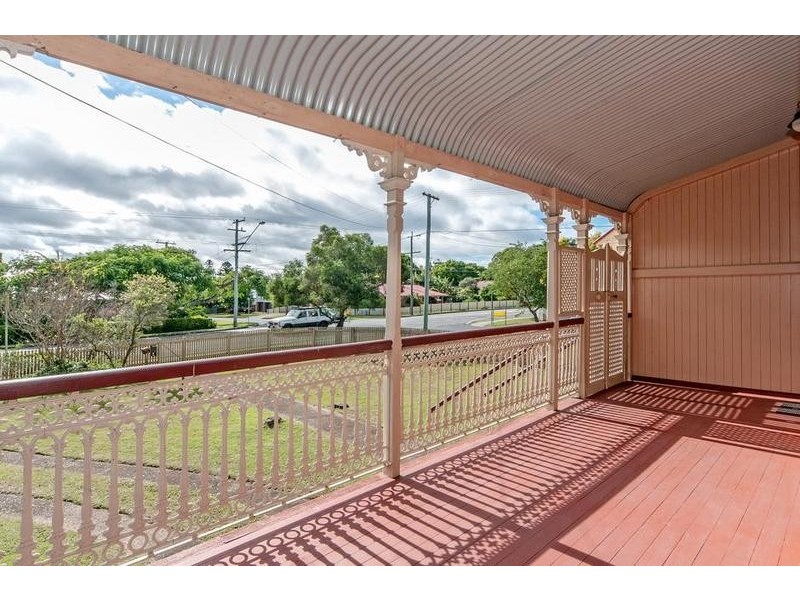 185 Blackstone Road, Silkstone QLD 4304