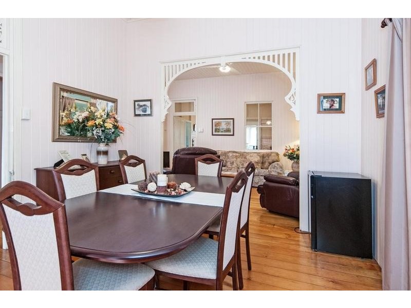 185 Blackstone Road, Silkstone QLD 4304