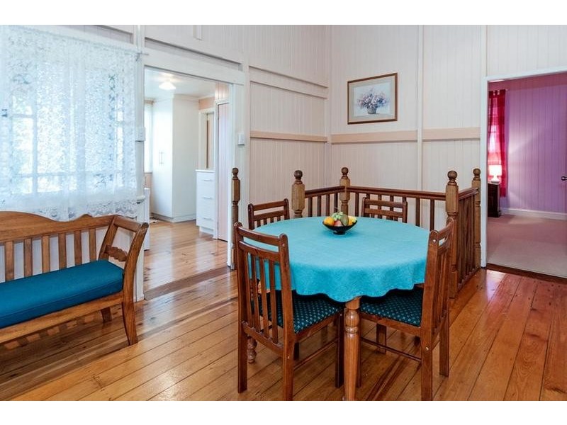 185 Blackstone Road, Silkstone QLD 4304