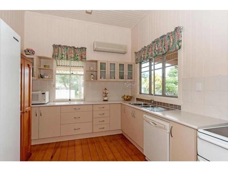 185 Blackstone Road, Silkstone QLD 4304