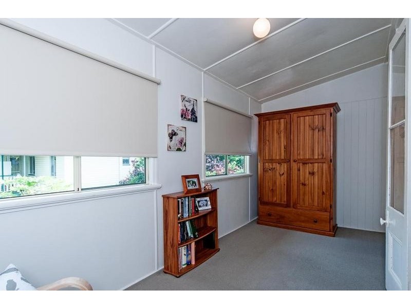 185 Blackstone Road, Silkstone QLD 4304