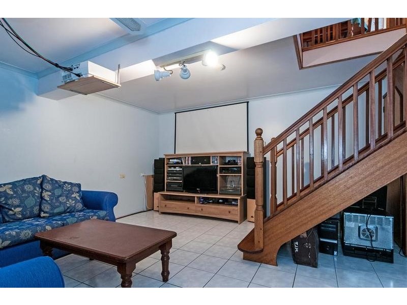 185 Blackstone Road, Silkstone QLD 4304