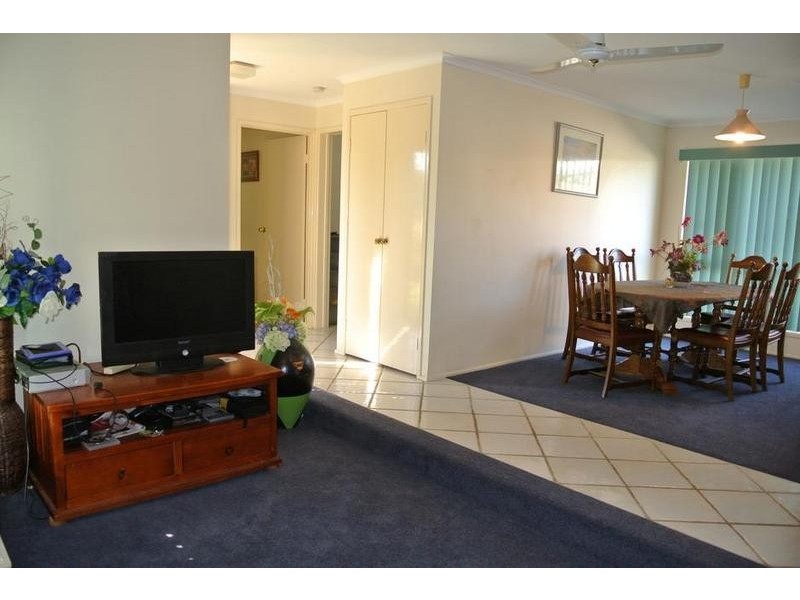 8 Farrell Drive, Walloon QLD 4306