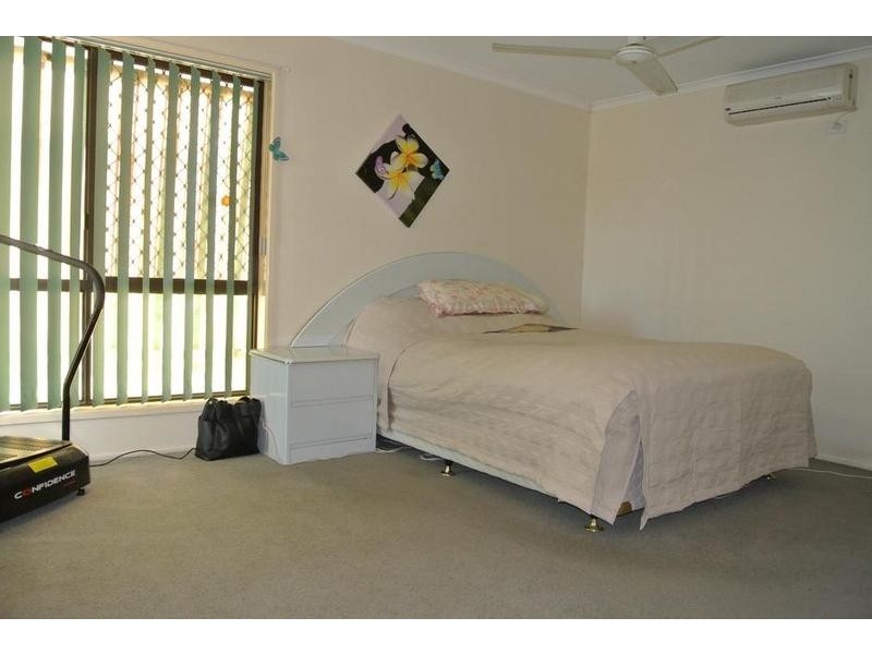 8 Farrell Drive, Walloon QLD 4306