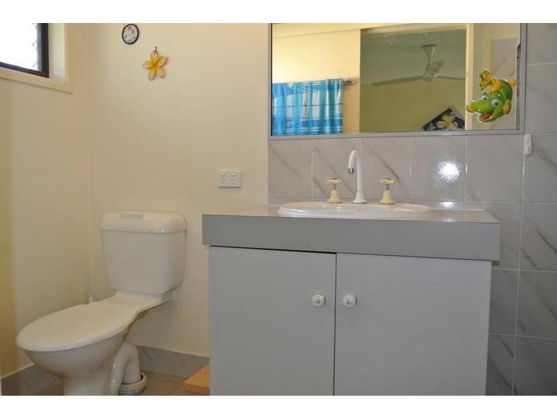 8 Farrell Drive, Walloon QLD 4306