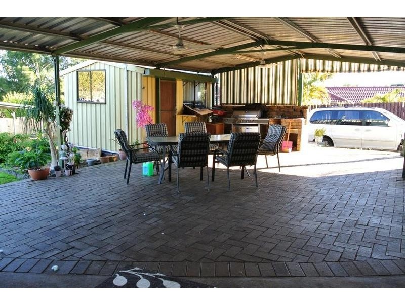 8 Farrell Drive, Walloon QLD 4306