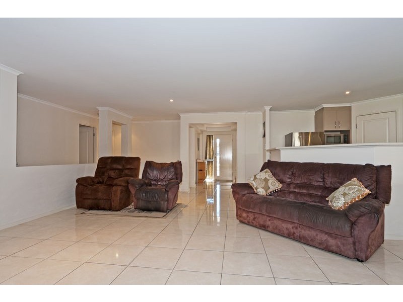 78 Kensington Drive, Flinders View QLD 4305