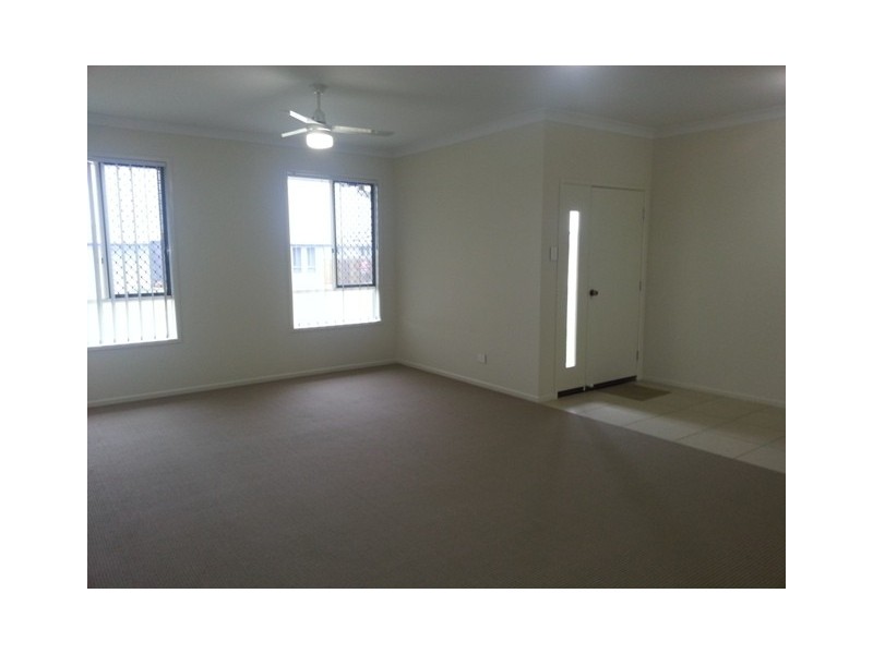 6 Lilly Court, Yamanto QLD 4305