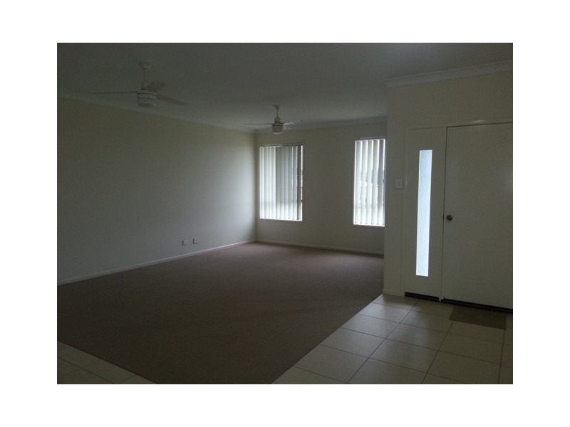 6 Lilly Court, Yamanto QLD 4305