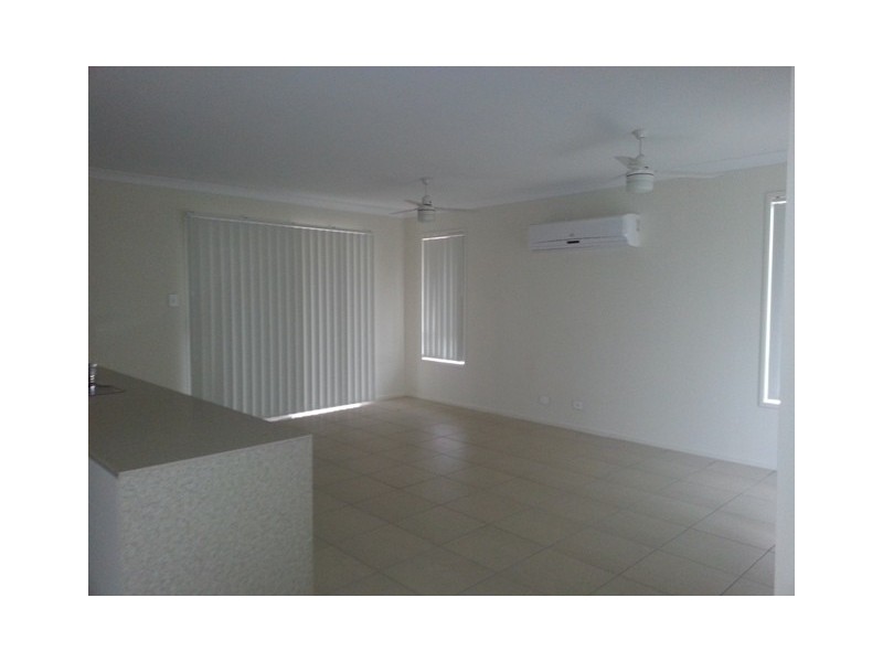 6 Lilly Court, Yamanto QLD 4305