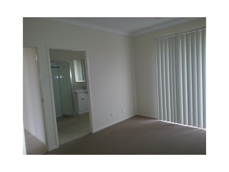 6 Lilly Court, Yamanto QLD 4305