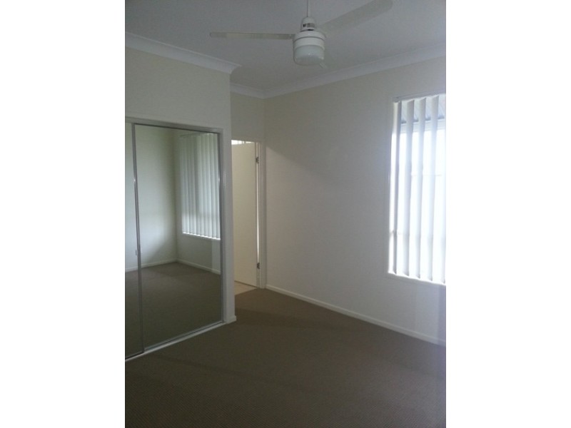 6 Lilly Court, Yamanto QLD 4305