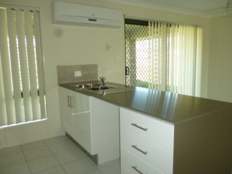 3 Iris Court, Yamanto QLD 4305