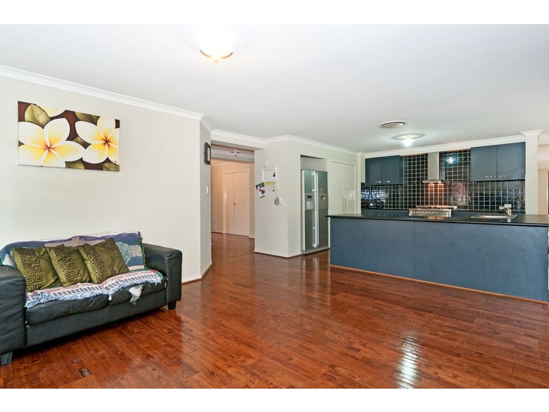 84 Kensington Drive, Flinders View QLD 4305