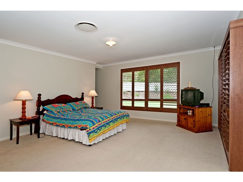 84 Kensington Drive, Flinders View QLD 4305