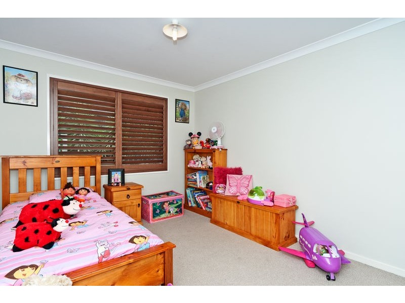 84 Kensington Drive, Flinders View QLD 4305