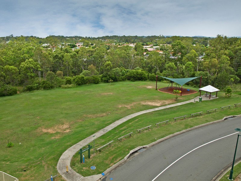 84 Kensington Drive, Flinders View QLD 4305