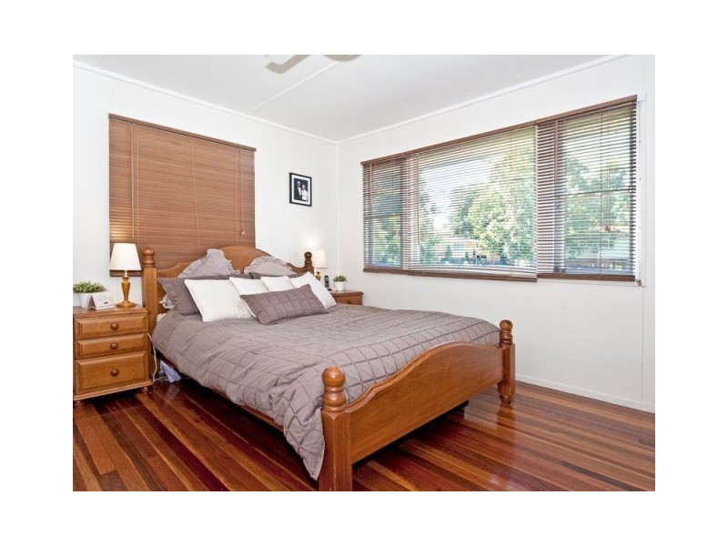 16 Felette Street, Leichhardt QLD 4305