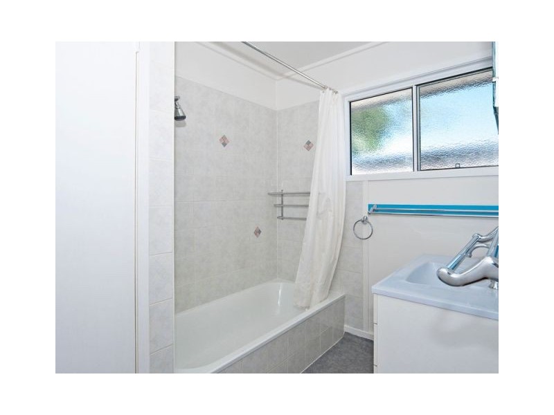 16 Felette Street, Leichhardt QLD 4305