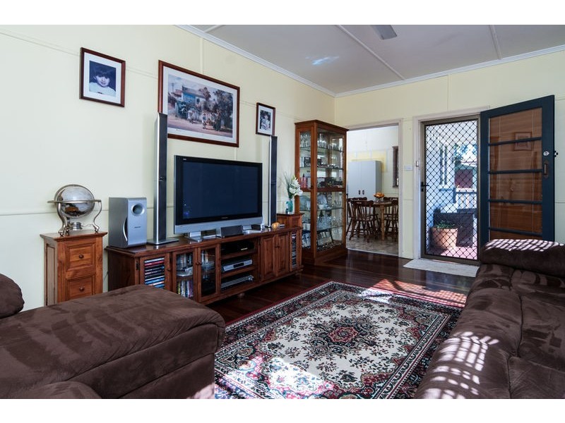 1 Rex Street, Eastern Heights QLD 4305