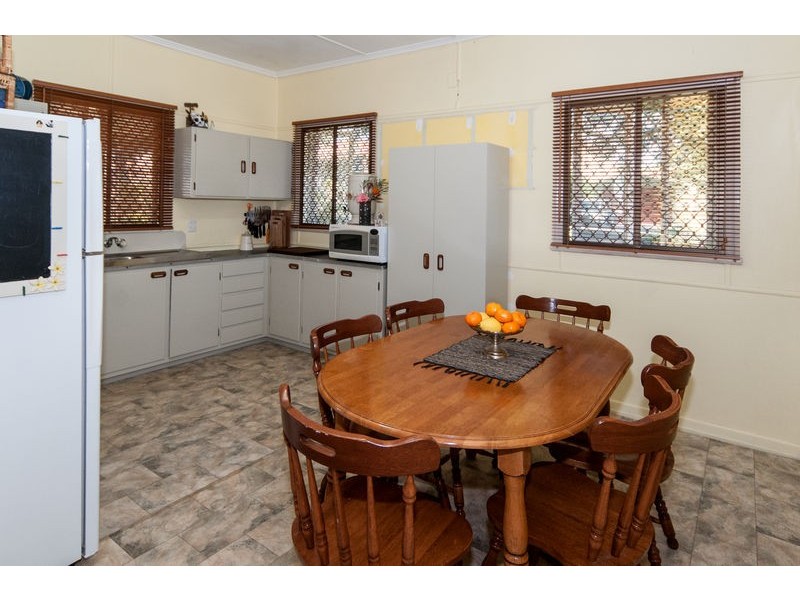 1 Rex Street, Eastern Heights QLD 4305